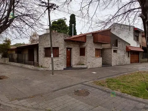AVENIDA 25 Y ESQUINA 63