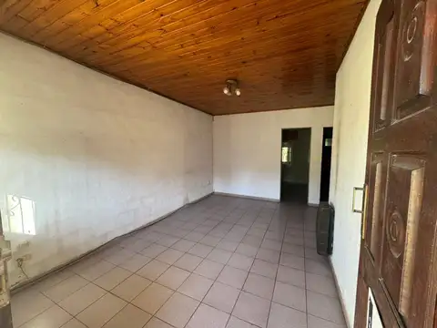 Casa 3 ambientes con 1 baño