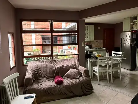 Casa 3 ambientes con 2 baños