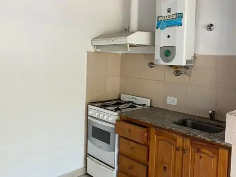 4 LOCALES + 2 VIVIENDAS VENTA EN BLOCK
