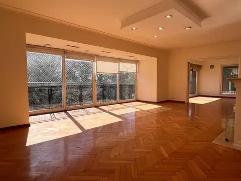 ALQUILER Piso con Jardín de Invierno en Recoleta