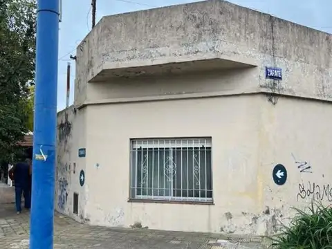 DEPTO T/CASA EN VENTA ZEBALLOS AL 4000 ESQUINA ZARATE VILLA