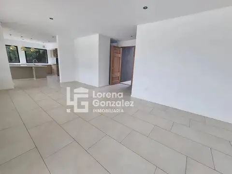 Casa en Venta con 8 cocheras