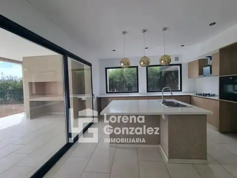 Casa en Venta en Haras Santa María, USD 420.000