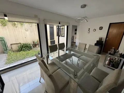 VENTA DUPLEX 3 AMBIENTES CON TERRAZA, PATIO Y COCHERA