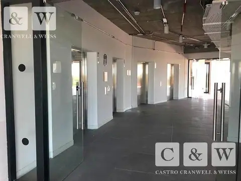 Oficina Monoambiente con 4 baños