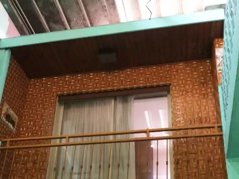 Casa 6 ambientes con 2 baños