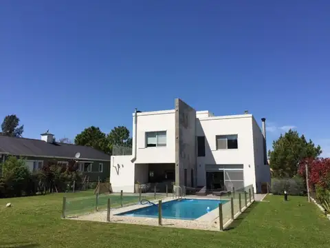 Casa en Alquiler de 3 dormitorios