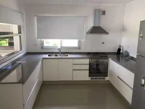 Casa en Alquiler en La Taquara, USD 1.000