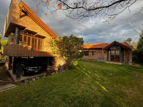 ALQUILER CASA BARRIO DALVIAN 