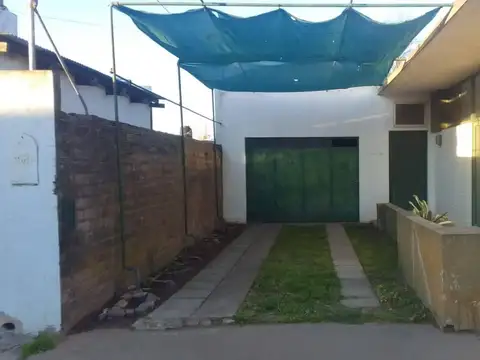 Casa en venta - 3 Dormitorios 2 Baños - Pirovano