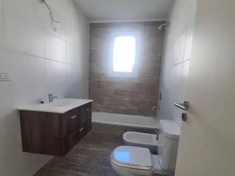 Casa a estrenar - San Ramiro - Pilar del Este - 4 Ambientes - Parrilla-venta