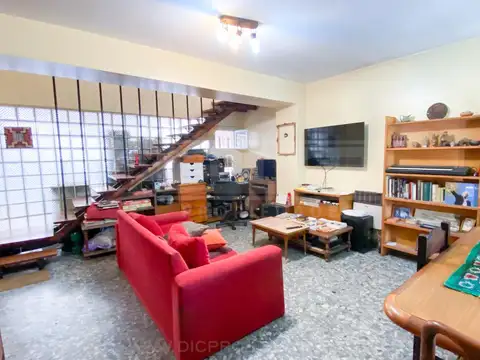 Avellaneda  al 2600 entre Ricardo Gutierrez y  Entre Rios