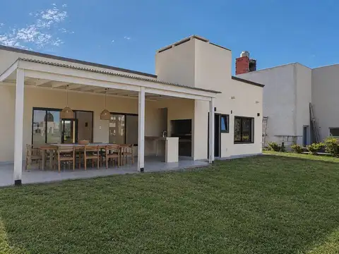 Casa en Venta en Cañuelas, USD 179.900