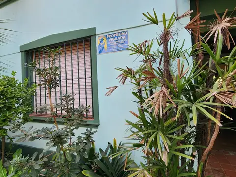 Casa 3 ambientes con 1 baño