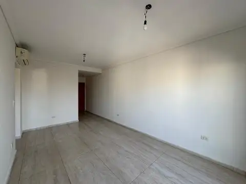 Departamento en Alquiler en Villa Ballester, $ 650.000