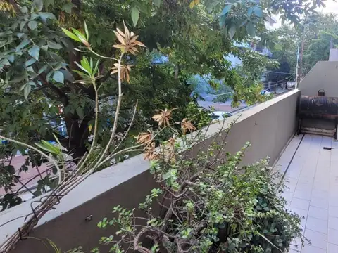 MILLER 2515 - V. URQUIZA - 2 AMB. AL FTE. C/BCÓN Y PATIO!