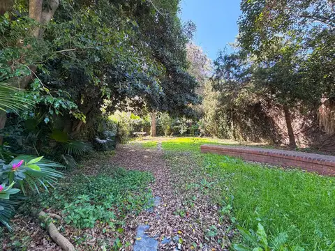 Casa en Venta Con 5 Dormitorios y Jardín - Acassuso, San Isidro