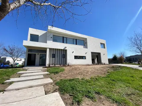 CASA EN VENTA EN  EL CANTON