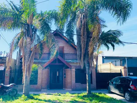 Casa 2 Plantas 4 Amb C/ Pileta Climatiz EZPELETA