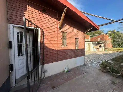 Casa en Alquiler con 1 cochera