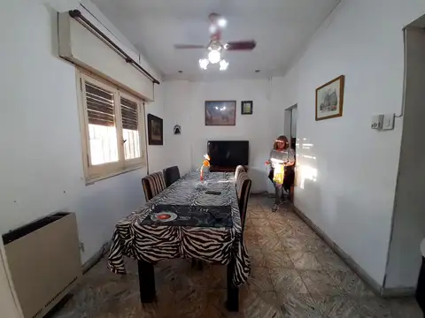 Casa 3 ambientes con 1 baño