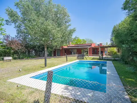 Casa 2 Dorm. c/ Pileta y Parque - Tigre