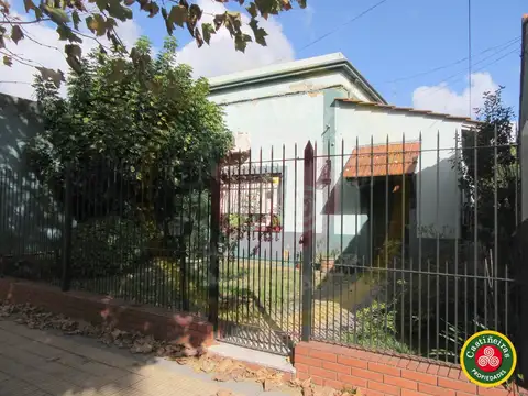 CASA estilo antigua - LOTE 8,66 X 43 - Excelente Ubicación - Zona Residencial - VTA DIRECTA  