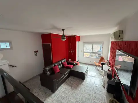 Depto Tipo Casa en Venta de 3 ambientes