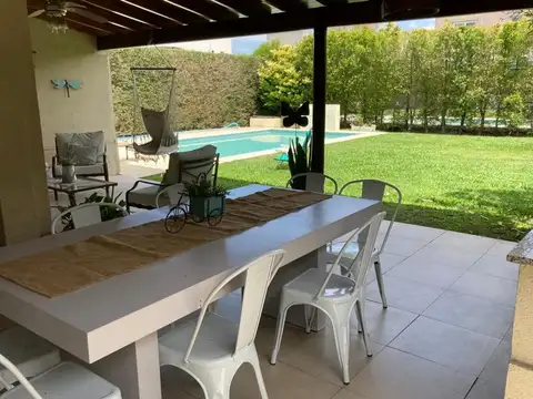 Casa 5 ambientes en Alquiler temporario La Comarca