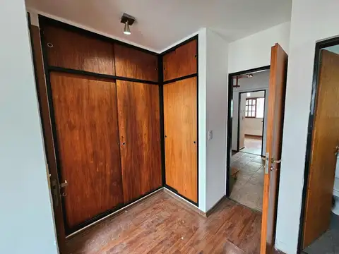 SAN MARTIN: DUPLEX AL FRENTE 4 AMB, PLAYRROM, TERRAZA, PATIO