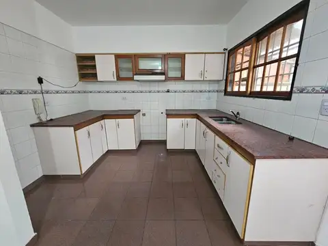SAN MARTIN: DUPLEX AL FRENTE 4 AMB, PLAYRROM, TERRAZA, PATIO