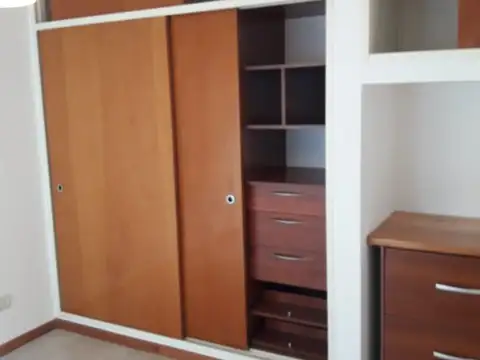 Depto Tipo Casa en Alquiler en Coghlan, $ 1.100.000