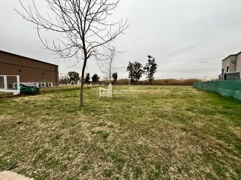 LOTE EN VENTA HARAS SANTA MARIA - MOLINO 7400