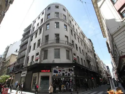 Oficina en piso alto. Planta libre. Alquiler y Venta