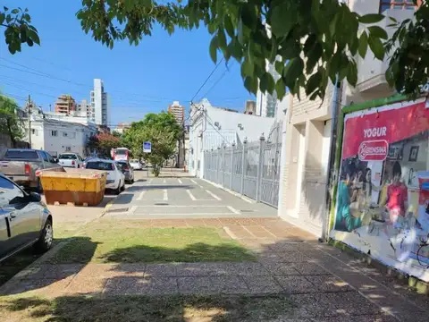 1 De Mayo 3600