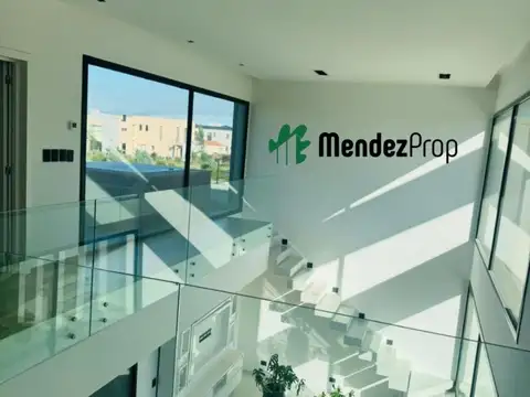 Casa 4 ambientes con 4 baños