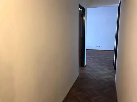 Oficina 4 ambientes con 2 baños