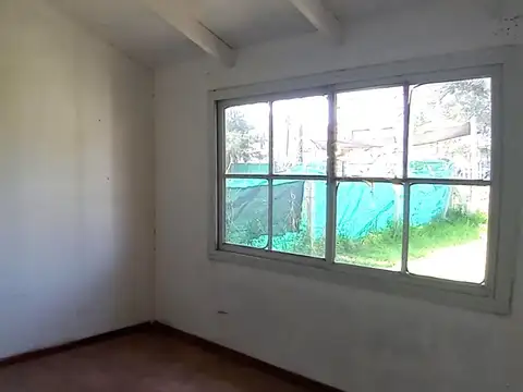 Casa 3 ambientes con 1 baño