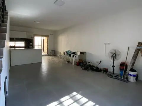 Casa en Alquiler con 1 cochera