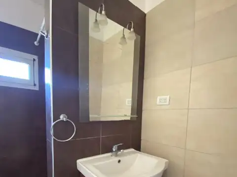 Casa 3 ambientes con 2 baños