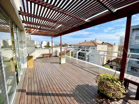 Oficina 30 ambientes con 9 baños