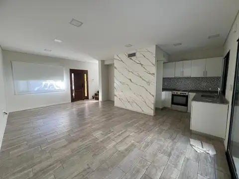 Duplex de tres dormitorios y jardín en Cañada Village I - CON RENTA HASTA ENERO 2027