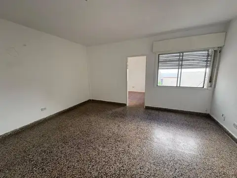 EXCELENTE 4 AMB 1ER PISO POR ESCALERA APTO CREDITO