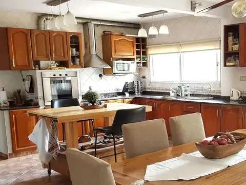 Casa en Venta en Villa Gobernador Udaondo, USD 275.000