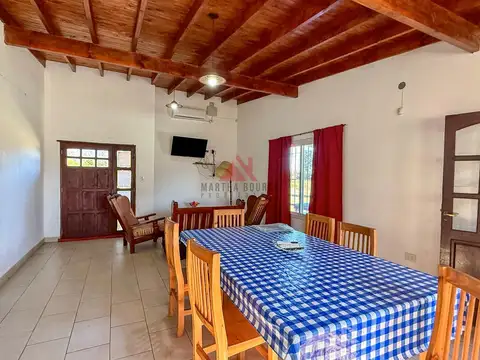 Casa 4 ambientes con 11 baños