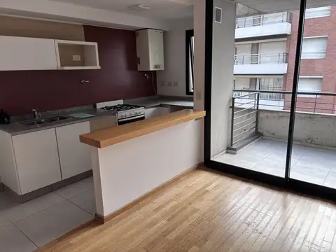 Thompson 800, Piso 5