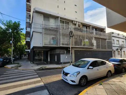 Divino  monoambiente al frente con balcón