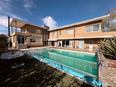 Casa en Venta en Funes, USD 1.450.000