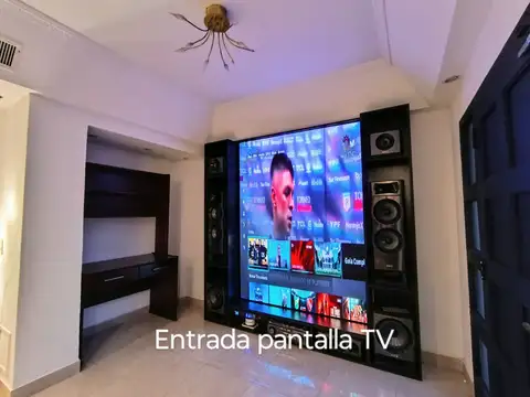 Casa en Venta con 4 cocheras